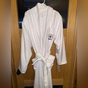 NWT The Greenbrier Hotel Robe OSFM -Monarch Luxe-military Tribute Logo